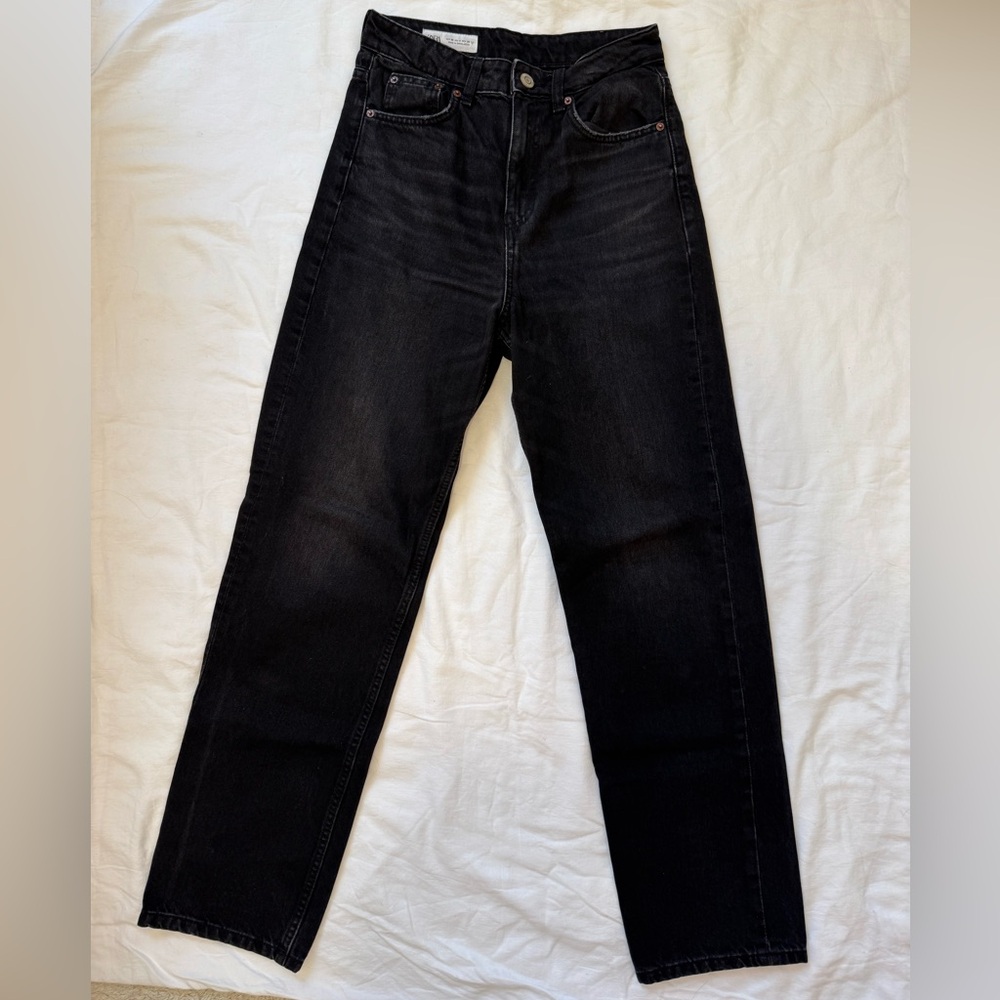 Zara women’s straight leg black jean